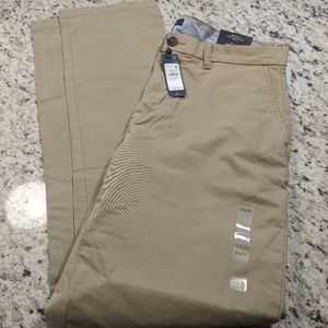 NWT Tommy Hilfiger Khaki Regular Fit Men's Chino 33x34